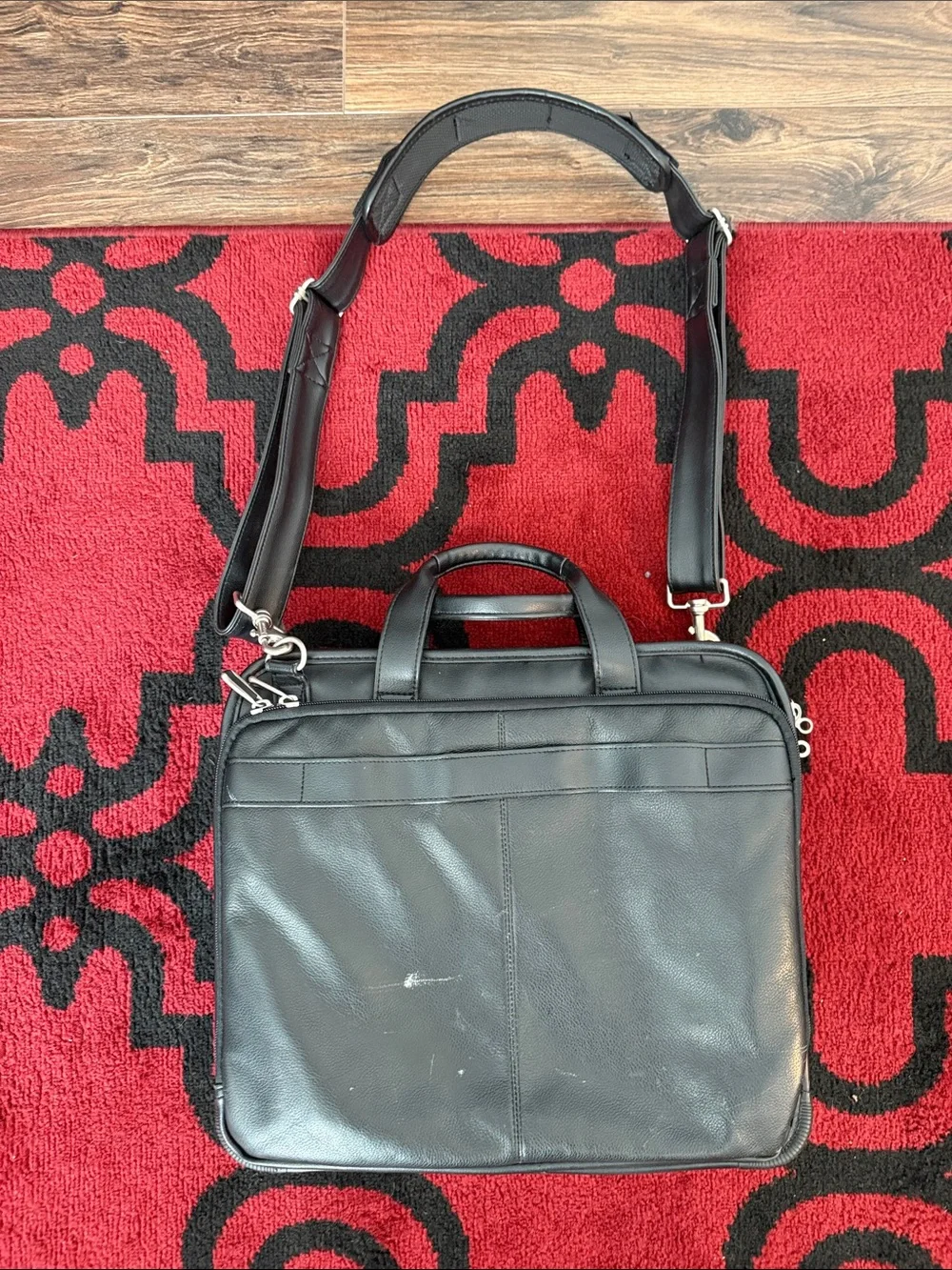 Targus Black Leather Laptop Briefcase with Shoulder Strap